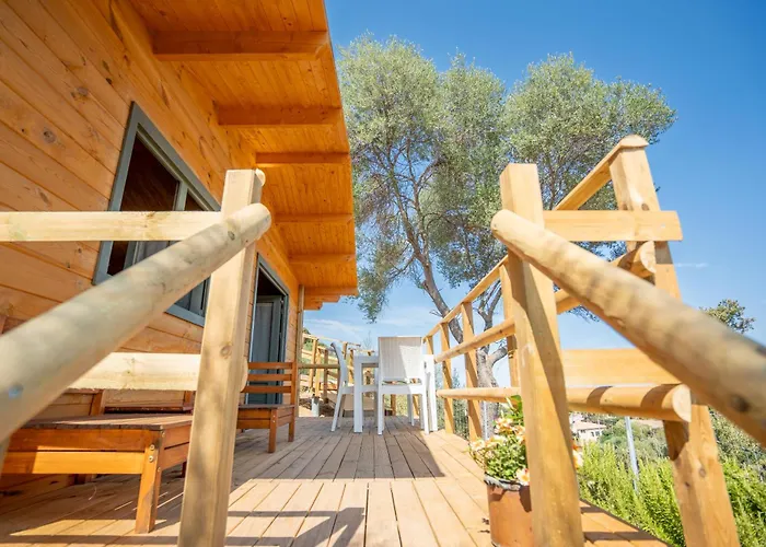 Oaknest Naturelodge - Dinotti 公寓 *